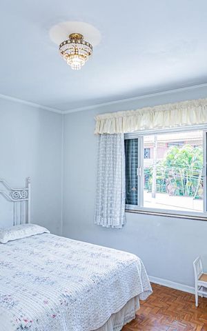 Casa à venda com 590m², 3 quartos e 8 vagas Casa à venda com 590m², 3 quartos e 8 vagasQuarto 1