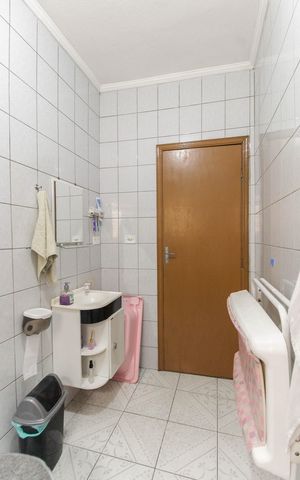 Casa à venda com 160m², 2 quartos e 1 vaga Casa à venda com 160m², 2 quartos e 1 vagaBanheiro