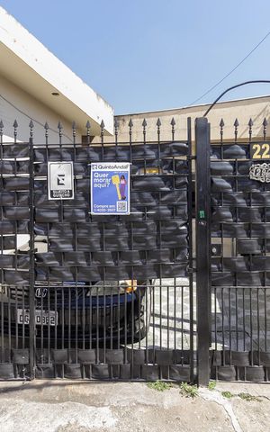 Casa à venda com 160m², 2 quartos e 1 vaga Casa à venda com 160m², 2 quartos e 1 vagaFachada