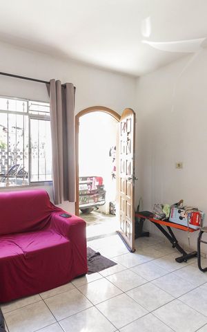 Casa à venda com 160m², 2 quartos e 1 vaga Casa à venda com 160m², 2 quartos e 1 vagaSala