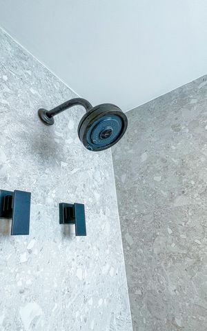 Apartamento para alugar com 100m², 2 quartos e 2 vagas Apartamento para alugar com 100m², 2 quartos e 2 vagasBanheiro da Suíte 2