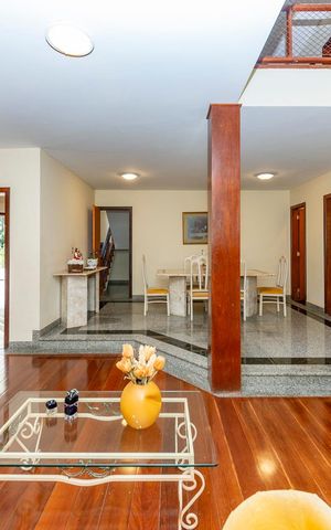 Casa à venda com 282m², 4 quartos e 3 vagas Casa à venda com 282m², 4 quartos e 3 vagasSala 1