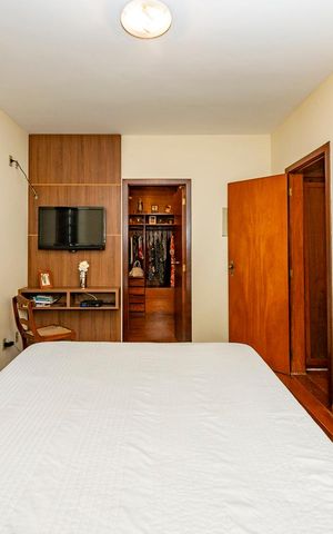 Casa à venda com 282m², 4 quartos e 3 vagasSuíte