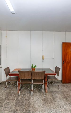 Casa à venda com 282m², 4 quartos e 3 vagas Casa à venda com 282m², 4 quartos e 3 vagasCozinha