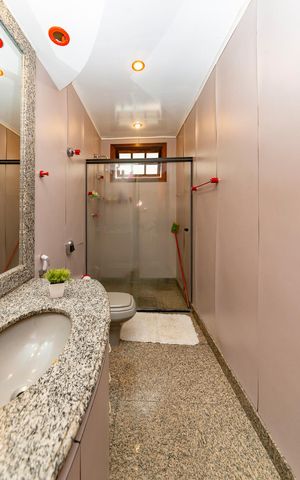 Casa à venda com 282m², 4 quartos e 3 vagasBanheiro Social