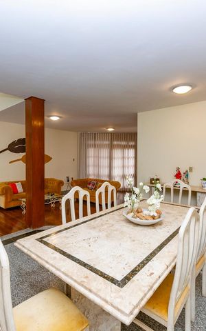 Casa à venda com 282m², 4 quartos e 3 vagasSala 1