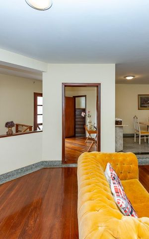 Casa à venda com 282m², 4 quartos e 3 vagasSala 1