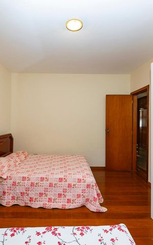 Casa à venda com 282m², 4 quartos e 3 vagasQuarto 2