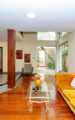 Casa à venda com 282m², 4 quartos e 3 vagas Casa à venda com 282m², 4 quartos e 3 vagasSala 1