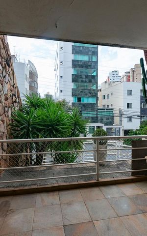 Casa à venda com 282m², 4 quartos e 3 vagasVaranda da Sala 1