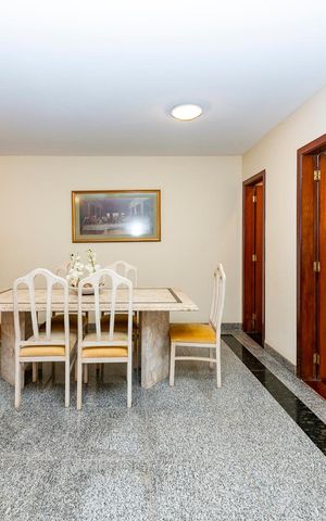 Casa à venda com 282m², 4 quartos e 3 vagasSala 1