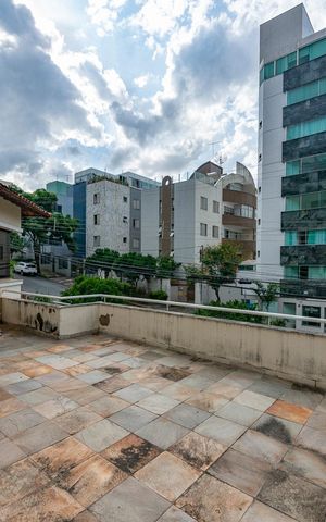 Casa à venda com 282m², 4 quartos e 3 vagasVaranda