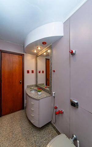 Casa à venda com 282m², 4 quartos e 3 vagasBanheiro Social