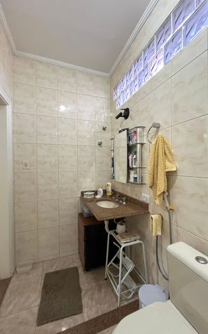 Casa à venda com 143m², 2 quartos e 1 vaga Casa à venda com 143m², 2 quartos e 1 vagaBanheiro da Suíte