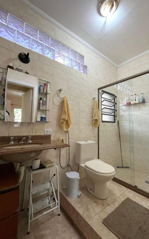 Casa à venda com 143m², 2 quartos e 1 vaga Casa à venda com 143m², 2 quartos e 1 vagaBanheiro da Suíte
