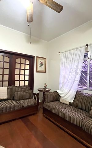 Casa à venda com 143m², 2 quartos e 1 vaga Casa à venda com 143m², 2 quartos e 1 vagaSala