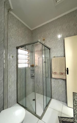 Casa à venda com 143m², 2 quartos e 1 vaga Casa à venda com 143m², 2 quartos e 1 vagaBanheiro Corredor