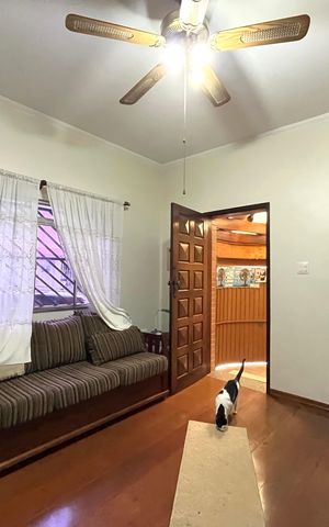 Casa à venda com 143m², 2 quartos e 1 vaga Casa à venda com 143m², 2 quartos e 1 vagaSala