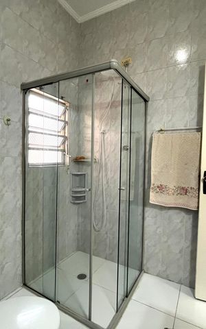 Casa à venda com 143m², 2 quartos e 1 vaga Casa à venda com 143m², 2 quartos e 1 vagaBanheiro Corredor