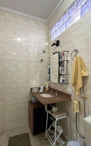 Casa à venda com 143m², 2 quartos e 1 vaga Casa à venda com 143m², 2 quartos e 1 vagaBanheiro da Suíte