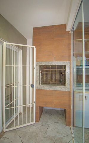 Casa à venda com 80m², 2 quartos e 2 vagas Casa à venda com 80m², 2 quartos e 2 vagasVaranda