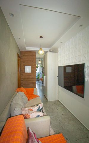 Casa à venda com 80m², 2 quartos e 2 vagas Casa à venda com 80m², 2 quartos e 2 vagasSala