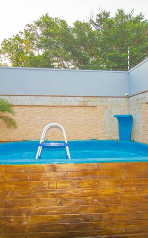 Casa à venda com 80m², 2 quartos e 2 vagas Casa à venda com 80m², 2 quartos e 2 vagasPiscina