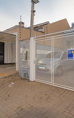 Casa à venda com 80m², 2 quartos e 2 vagas Casa à venda com 80m², 2 quartos e 2 vagasPlaquinha instalada no imóvel