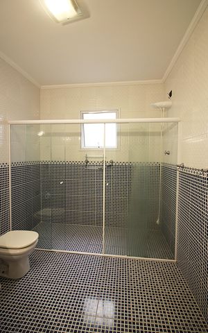 Casa à venda com 302m², 4 quartos e 3 vagasBanheiro Social