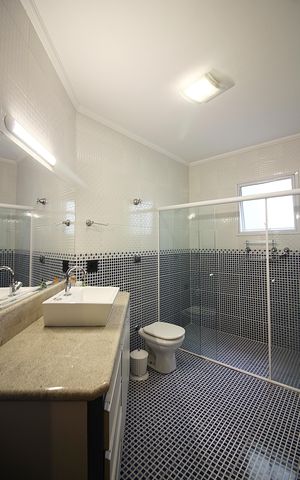 Casa à venda com 302m², 4 quartos e 3 vagasBanheiro Social