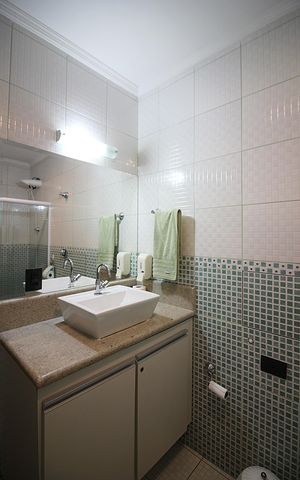 Casa à venda com 302m², 4 quartos e 3 vagasBanheiro Social 2
