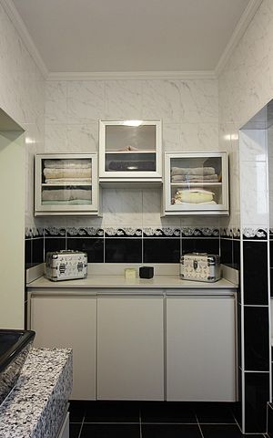 Casa à venda com 302m², 4 quartos e 3 vagasQuarto 2 - Suíte Banheiro