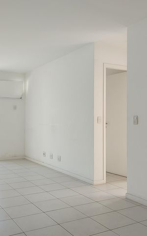 Apartamento à venda com 77m², 2 quartos e 1 vaga Apartamento à venda com 77m², 2 quartos e 1 vagaSala