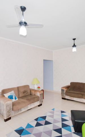 Casa à venda com 220m², 3 quartos e 2 vagasSala