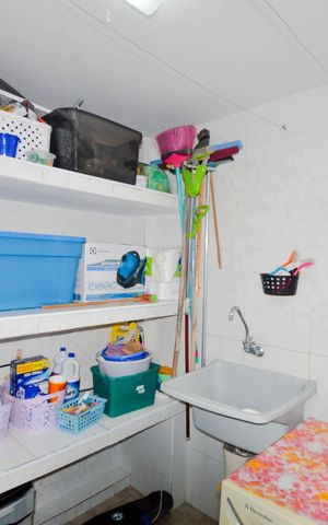 Casa à venda com 220m², 3 quartos e 2 vagasÁrea de Serviço