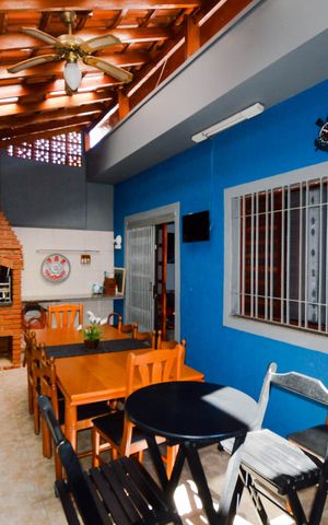 Casa à venda com 220m², 3 quartos e 2 vagasÁrea gourmet
