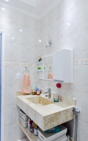 Casa à venda com 220m², 3 quartos e 2 vagasBanheiro