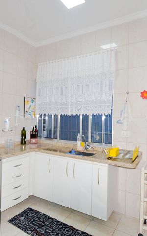Casa à venda com 220m², 3 quartos e 2 vagasCozinha