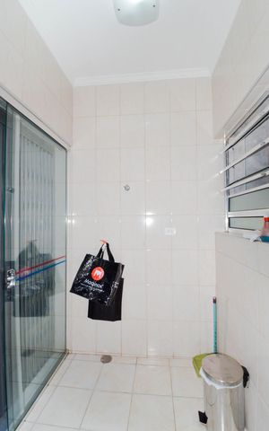 Casa à venda com 220m², 3 quartos e 2 vagasÁrea de Serviço