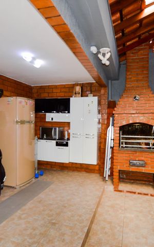 Casa à venda com 220m², 3 quartos e 2 vagasÁrea gourmet