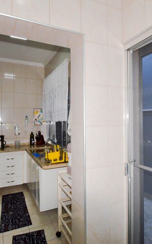 Casa à venda com 220m², 3 quartos e 2 vagasÁrea de Serviço