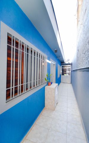 Casa à venda com 220m², 3 quartos e 2 vagasCorredor Lateral
