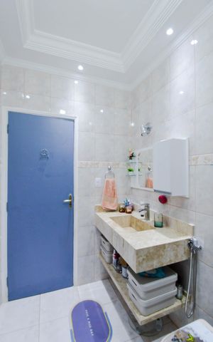 Casa à venda com 220m², 3 quartos e 2 vagasBanheiro