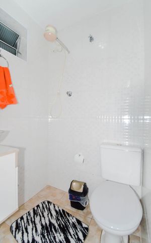 Casa à venda com 220m², 3 quartos e 2 vagasBanheiro de serviço