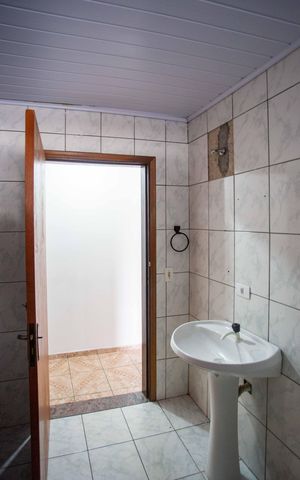 Casa para alugar com 90m², 2 quartos e 1 vagaBanheiro