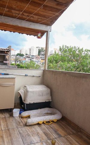 Casa à venda com 300m², 5 quartos e 2 vagas Casa à venda com 300m², 5 quartos e 2 vagasVaranda