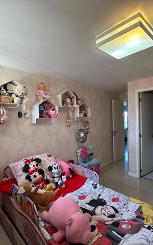 Apartamento à venda com 357m², 4 quartos e 2 vagas Apartamento à venda com 357m², 4 quartos e 2 vagasSuíte 3