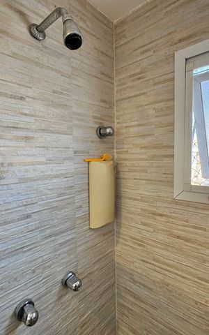 Apartamento à venda com 357m², 4 quartos e 2 vagas Apartamento à venda com 357m², 4 quartos e 2 vagasSuíte 1 - Banheiro