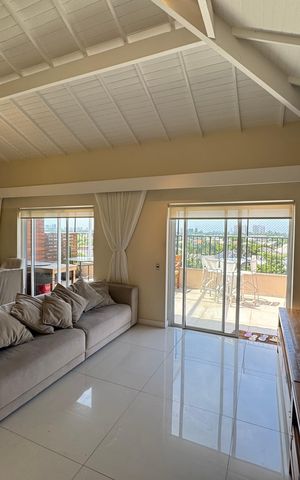 Apartamento à venda com 357m², 4 quartos e 2 vagas Apartamento à venda com 357m², 4 quartos e 2 vagasSala
