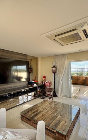 Apartamento à venda com 357m², 4 quartos e 2 vagas Apartamento à venda com 357m², 4 quartos e 2 vagasSala (Segundo Andar)